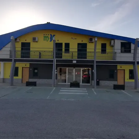 Kratos Motel 3*