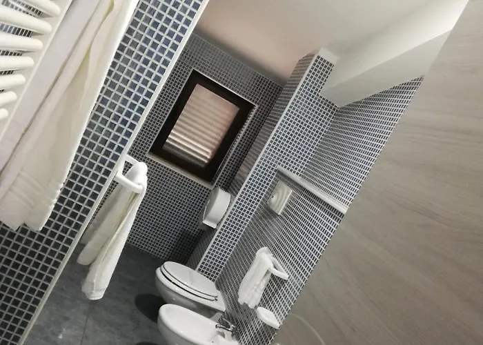 מוטל Kratos Bisignano